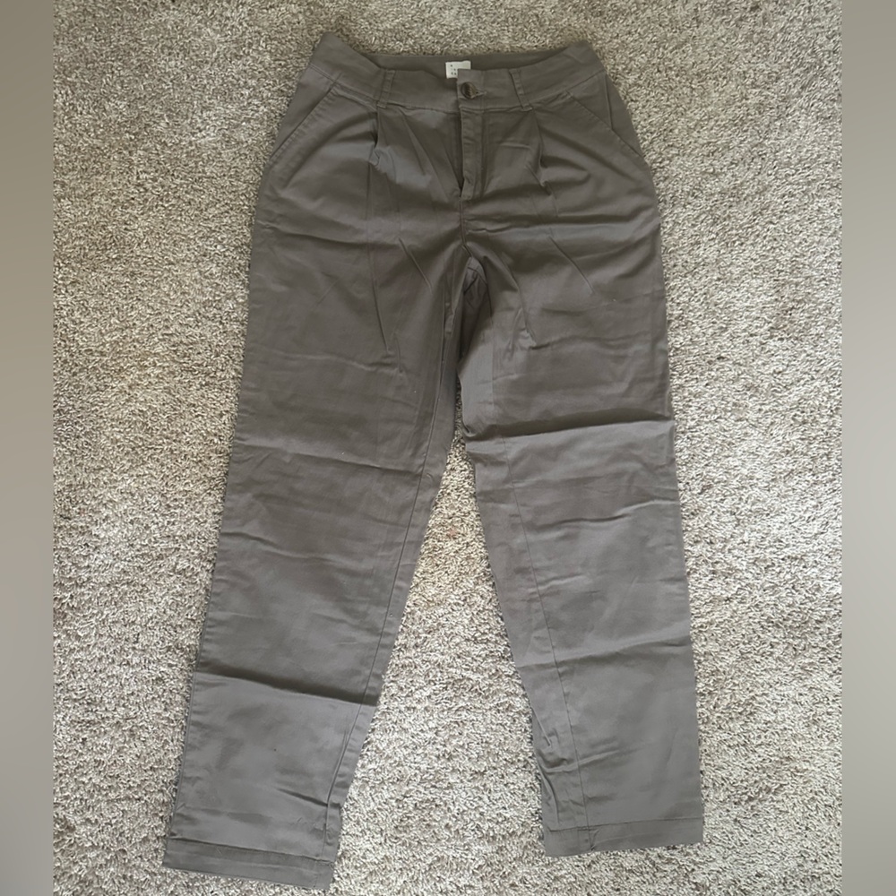 a new day Gray Capris Straight Leg Design